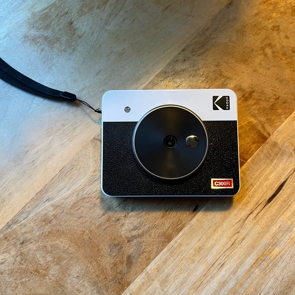 Kodak instant printer in white!